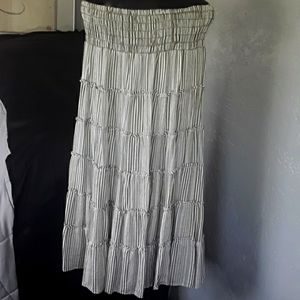 Max studio tiered skirt size large with interior slip lining